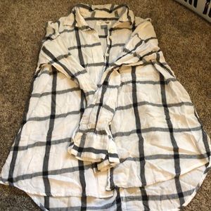 Old Navy White/Black plaid button down blouse